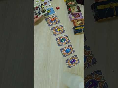 Видео: " Что за вашей спиной говорит сам себе загаданный человек?" Таро прогноз 