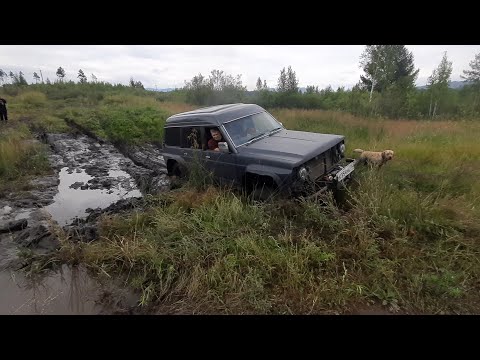 Видео: Тестируем в болоте Nissan Safari, UAZ Patriot, Suzuki Jimny, Daihatsu Rocky.  OffRoad