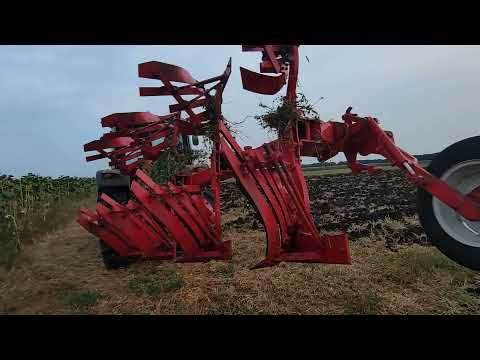 Видео: ПАХОТА MASSEY FERGUSON 6713 с плугом оптикон 3 +1.