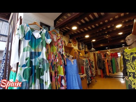 Видео: ШОПИНГ в курортном городе / Старинные торговые улочки / Tossa de mar Spain 🇪🇦