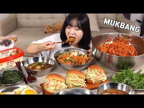 Видео: готовим мукбанг :) Вкусный рецепт musaengchae  мусэнче. Овощной салатный хлеб тоже самый лучший.