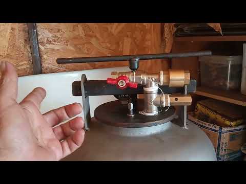 Видео: Доделка белорусского автоклава под паровой.