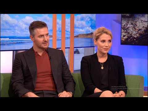 Видео: Ричард Армитидж и Чарли Мерфи в студии The One Show (07.04.2023)