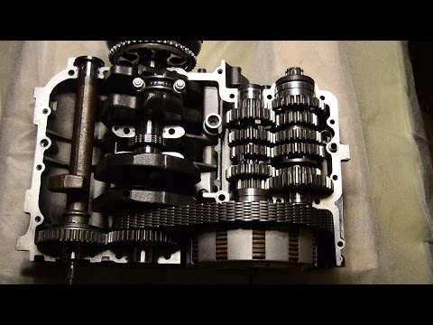 Видео: Полная переборка Kawasaki GPZ500S Часть 2 1/2 Сборка двигателя.