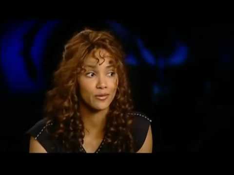 Видео: Холли за кулисами