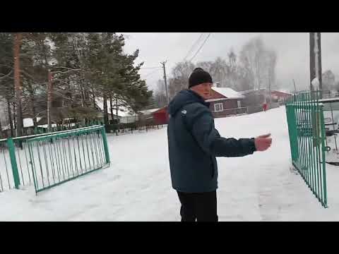 Видео: Ездили в город, ёлку поставили, салат с кальмарами.