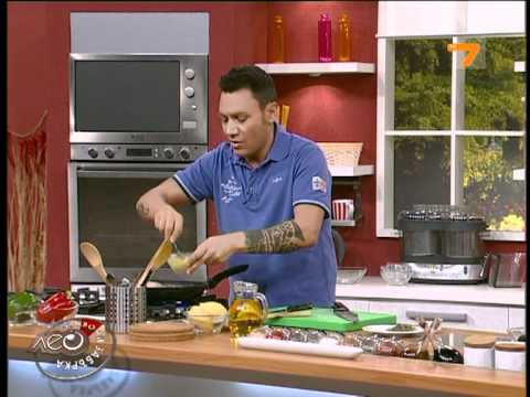 Видео: Лео и пилешки бутчета със сини сливи ( част 1 ) 08.06.2011