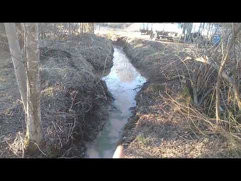 Видео: посёлок Яковлево, чистка Канавы и переложил трубу ну въезде, мини экскаватор ямобур