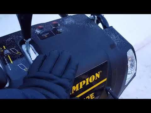 Видео: Снегоуборщик  CHAMPION ST662E