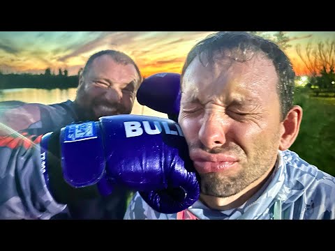 Видео: Как ПОЛУЧИТЬ ПО МОРДЕ на рыбалке?! Рыболовное ТРОЕБОРЬЕ! Рыбалка, бокс, шахматы...