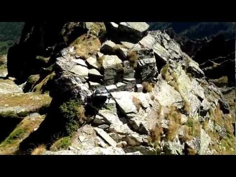 Видео: Връх Злия зъб с голи ръце ( Zliа zab ) 2678m  - Рила 2012 HD .avi