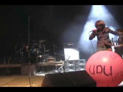 Видео: Земфира - Разные (все такие) (Нижний Новгород, 17.05.2005)