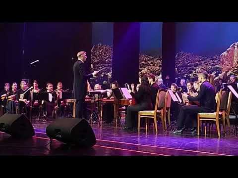 Видео: Риккардо Форези и оркестр народных инструментов
