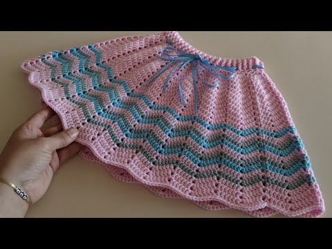 Видео: Как связать детскую юбку - Простая схема вязания юбки крючком для начинающих - Юбка зигзаг крючком