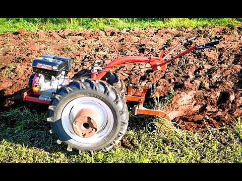 Видео: Мотоблок пашет сам ! )