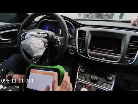 Видео: Восстановление авто ключа Chrysler 200 2014