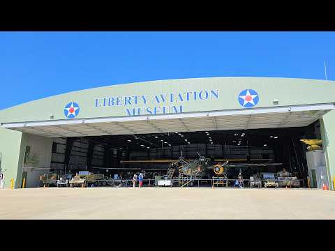 Видео: Удивительный музей авиации Огайо, в который можно попасть с воздуха! (Либерти Авиационный музей)