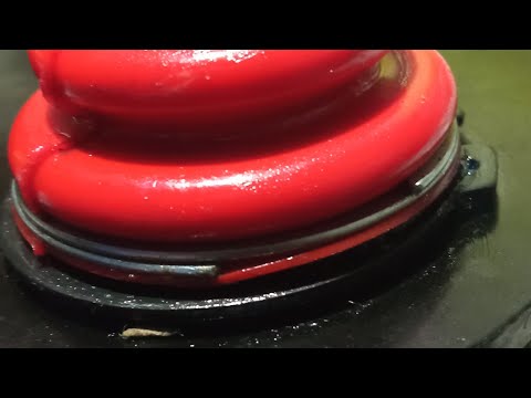 Видео: Замена рычагов на рено меган 2. Подробный обзор. Подготовка шаровой. Итог эксперимента с пыльниками.