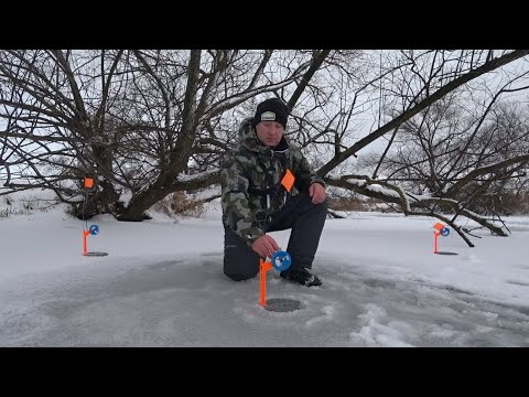 Видео: ПЕРВЫЙ ЛЕД 2023-2024 Рыбалка на жерлицы и балансиры