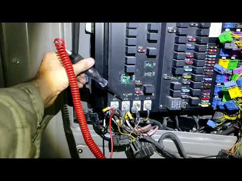 Видео: Автобус МАЗ-203, загадочная неисправность по электрике. "Аварийка".