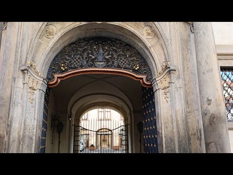 Видео: 1   553.НЕВІДОМА СТАТУЯ!