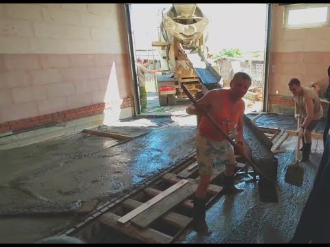 Видео: Как сделал бетонный пол в гараже. Как армировал.