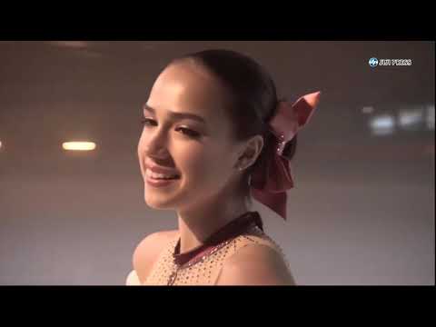 Видео: Алина Загитова - Улыбайся