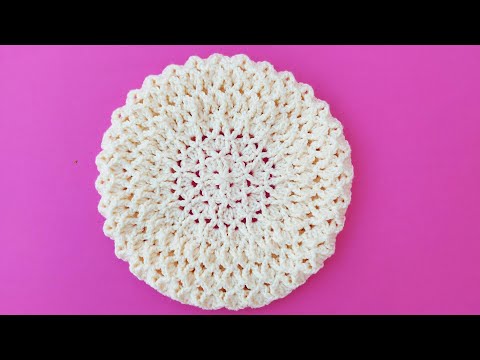 Видео: Откройте для себя вязаный крючком берет с рельефным узором: идеальный аксессуар для осени и зимы