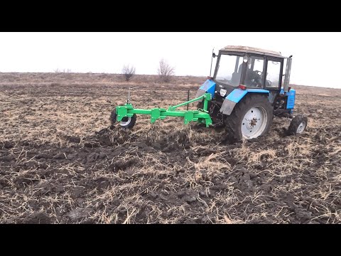Видео: Плуг Велес Агро вскрывает целину. Как отбить межу пая