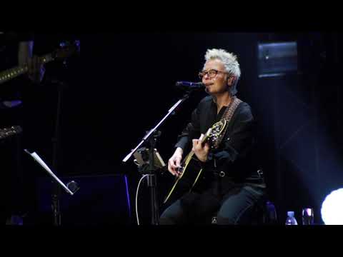 Видео: Сурганова и Оркестр - Ну почему же я вру. 08.12.2019 Крокус Сити Холл.