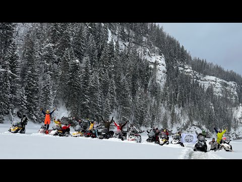 Видео: Усьвинские столбы,сплав по реке на снегоходах.Утонули в снегу всеSnowmobile,Brp,Polaris,Lynx,ski-doo