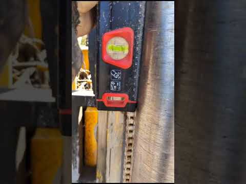 Видео: Малогабаритная буровая мгбу. Подготовка к качественному бурению. Работа бурового насоса.