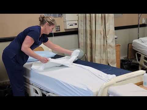 Видео: Застилаем пустую кровать