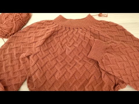 Видео: Ажурный джемпер спицами на круглой кокетке по собственной схеме, часть 2 - росток и рукава