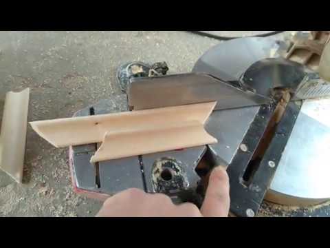 Видео: Как зарезать плинтус или галтель?