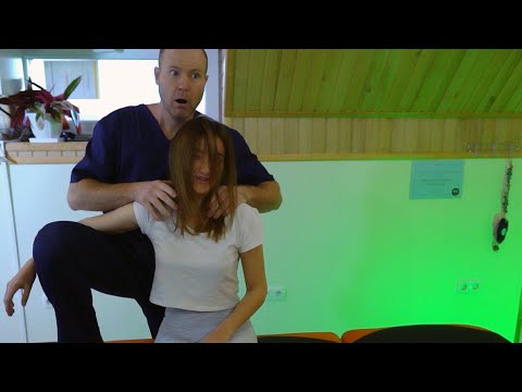 Видео: Массаж и Мануальная терапия всех суставов. Хохотушка Кристина. Часть 1