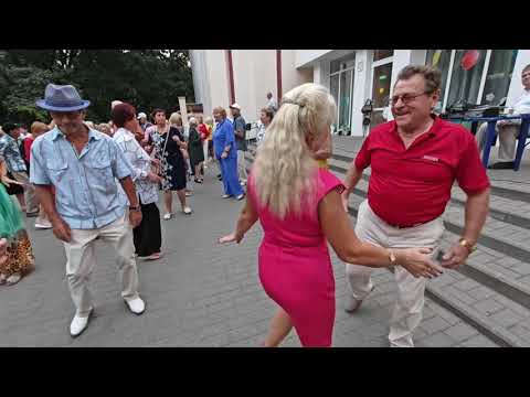 Видео: 8.09.24г..."Ещё Люблю"... Саша Рычкова... звучит на танцполе в Гомельском парке...