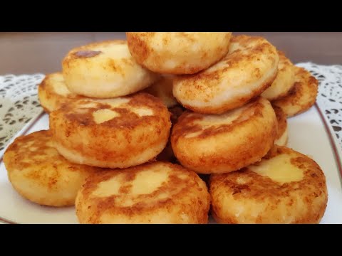 Видео: Сырники с яблоком и манкой. Настоящее лакомство для всей семьи.
