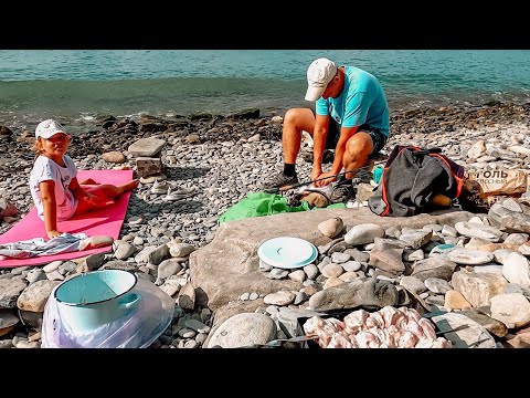 Видео: Влог! Морская рыбалка с морским шашлыком, что может быть лучше / Поймали Рулену / Анапа