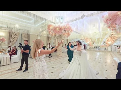 Видео: Крымскотатарская свадьба. Брат выдаёт младшую дочь замуж. Было очень весело.