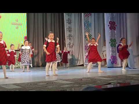 Видео: Танец Школа, студия Саптар | Танец учат в школе