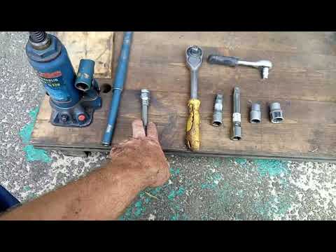 Видео: Замена гидроопоры двигателя Форд Куга 2016