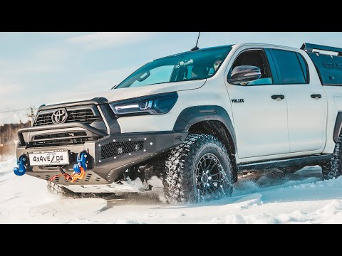 Видео: Тюнинг пикапа Тойота Хайлюкс Revo "Стиляга" на 33 колесах