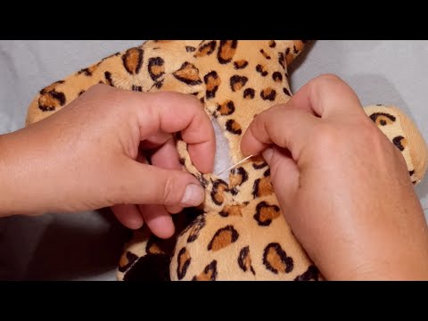 Видео: Как Зашить Дырку Потайным Швом Чтобы Не Было Видно