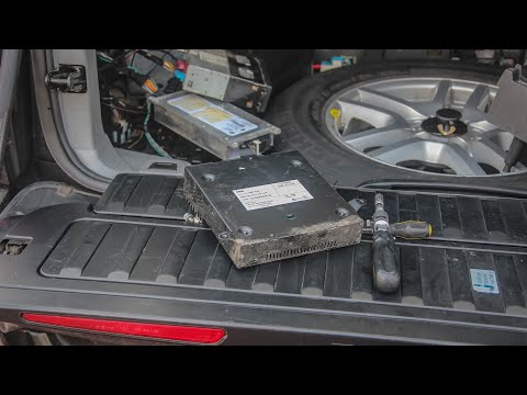 Видео: Как снять усилитель, CD Changer, Bluetooth, DSP, BMW X5 E53 How to Remove Amplifier, GSM, Navigation