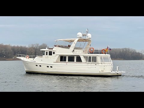 Видео: Selene 54 Ocean Trawler. яхта класса "А-океан" на Волге.