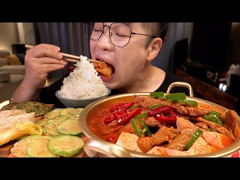 Видео: SUB_Я сам сделал мукбанг с кимчиччигэ. Вкусная еда Легендарный мукбанг