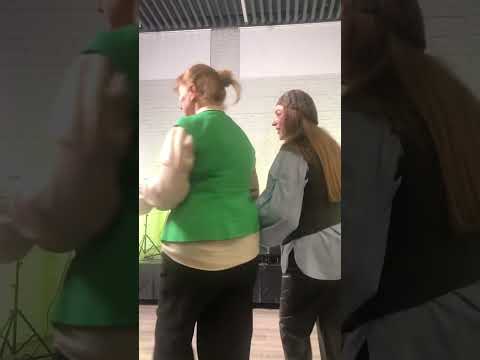 Видео: ВИА "Дорогие друзья" и Николай Гусев исполнили кавер-версии советских хитов. Фрагмент 3