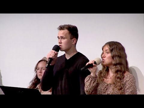 Видео: Пение «Словно травы, шелестят слова» - Пётр Чепель и Дженнифер Стукова