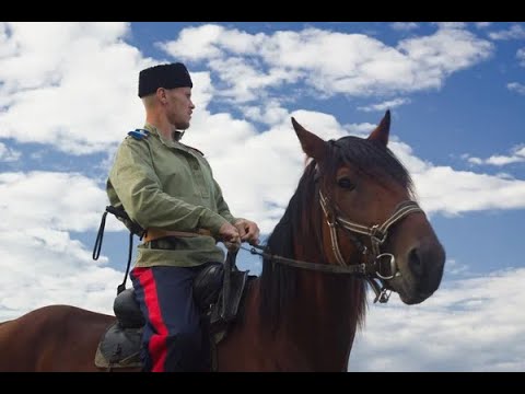 Видео: Казачья песня "Как за Доном, за рекой". Поют Алевтина Токарева и Андрей Гольский.